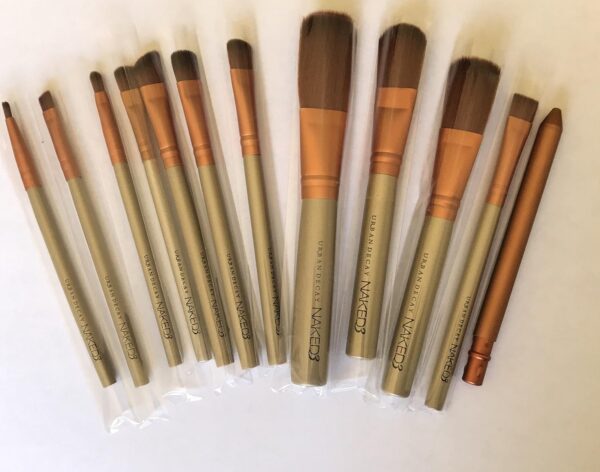 Naked 3 Professional Makeup Brushes Set